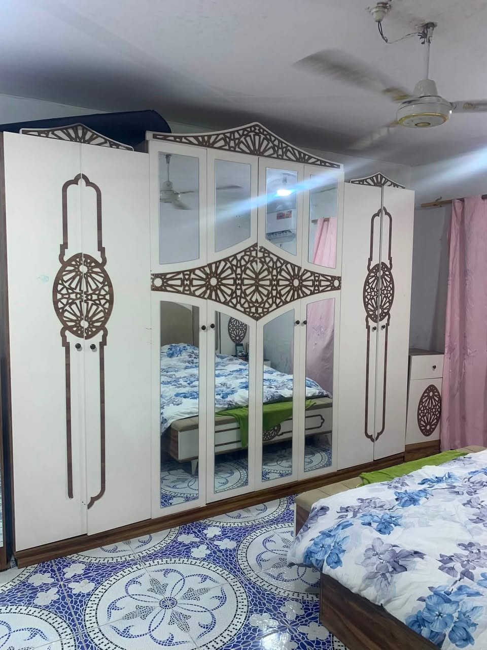 غرفه تركيه للبيع نضيفه متكونه من ٨ قطع مكان ناصريه مركز ما عندي توصيل تجي شوفه تقتنع تفتحه تاخذه سعره وي الدوشك ٧٥٠ الدوشك بي ضمان خمس سنوات واذا بدون دوشك ٦٠٠ 
 📞 ***********
