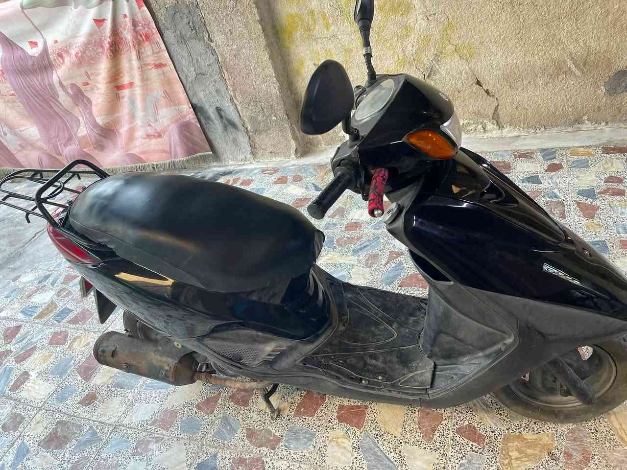 السلام عليكم
دراجه بريز اكزز  140 دراجه  نظيفه مكينه مفتوحه. 
السعر 550
خاص مفتوح واتساب ***********
