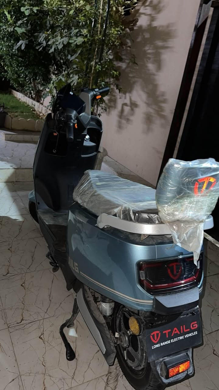 دراجه شحن tesla 2026 من ماركة tailg ؛ مواصفات الدراجه > شاشه كبيره بيها عداد سرعه حقيقي وعداد الشحن مظبوط ، اشارات يمين ويسار . بك لايت خلفي . اضاءة ناصيه وعاليه من الامام . صندوق كبير المساحه ، بيها نظام ال R رجوع للخلف ، گير 3 سرعات ، نظام Abs للتزحلق ، الدراجه جديده ومستعمله قليل بطاريتها بعدها بلاديه وتحت الظمان مبدل تخم تايرات جديد امامي وخلفي : سعر الدراجه 875 الف وبيها مجال قليل للشرايه ؛ راسلوني على هذا الرقم واني خادم . ***********
