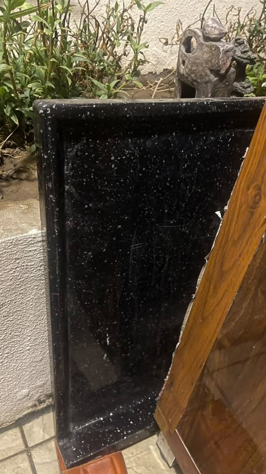 مرحبا هذا كاونتر المنيوم وسطحه مرمر 
نظيف سعره مناسب ب 175 الف 
البلديات ‭***********‬
