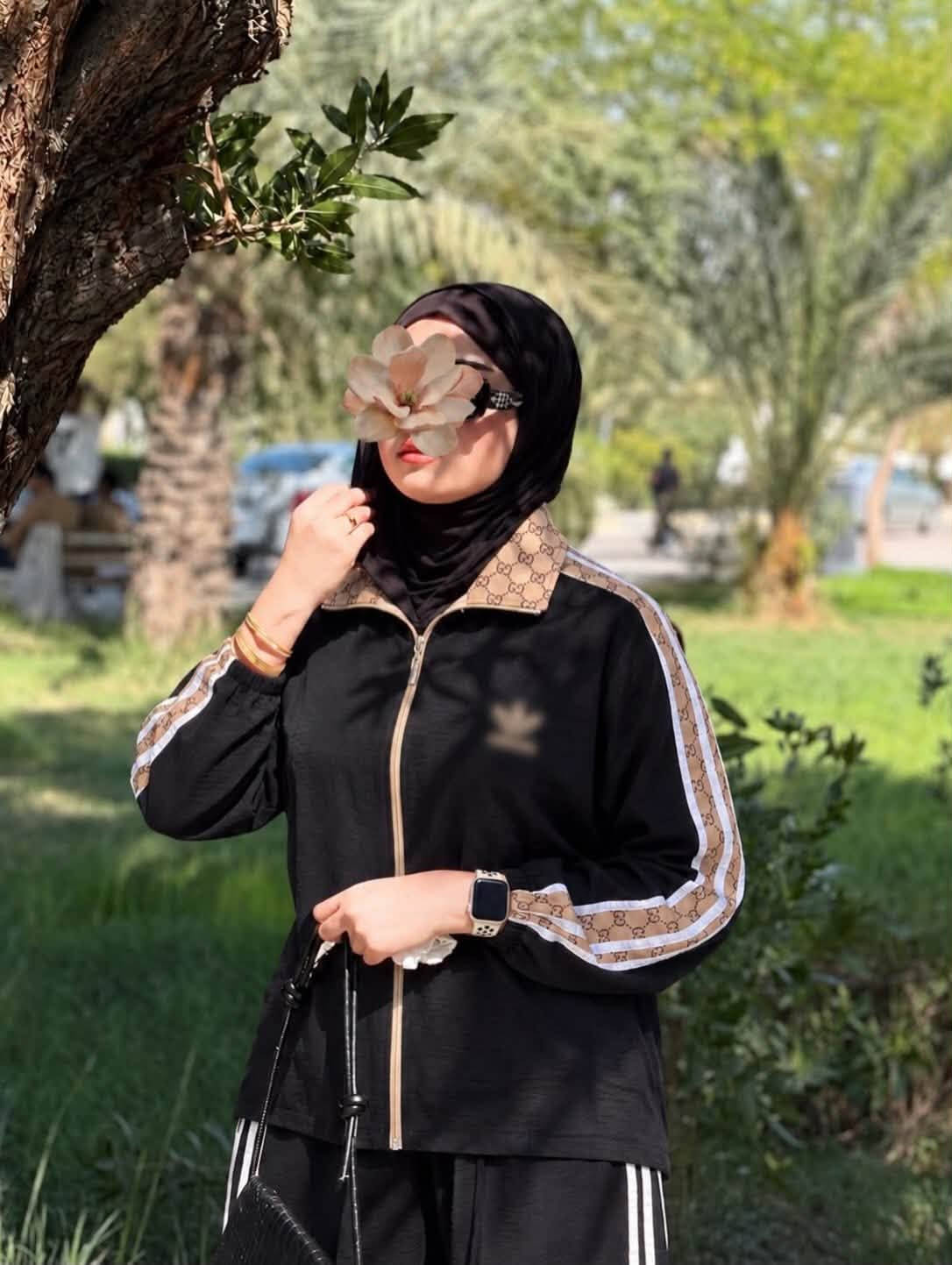 ملابس • لا تفاصيل