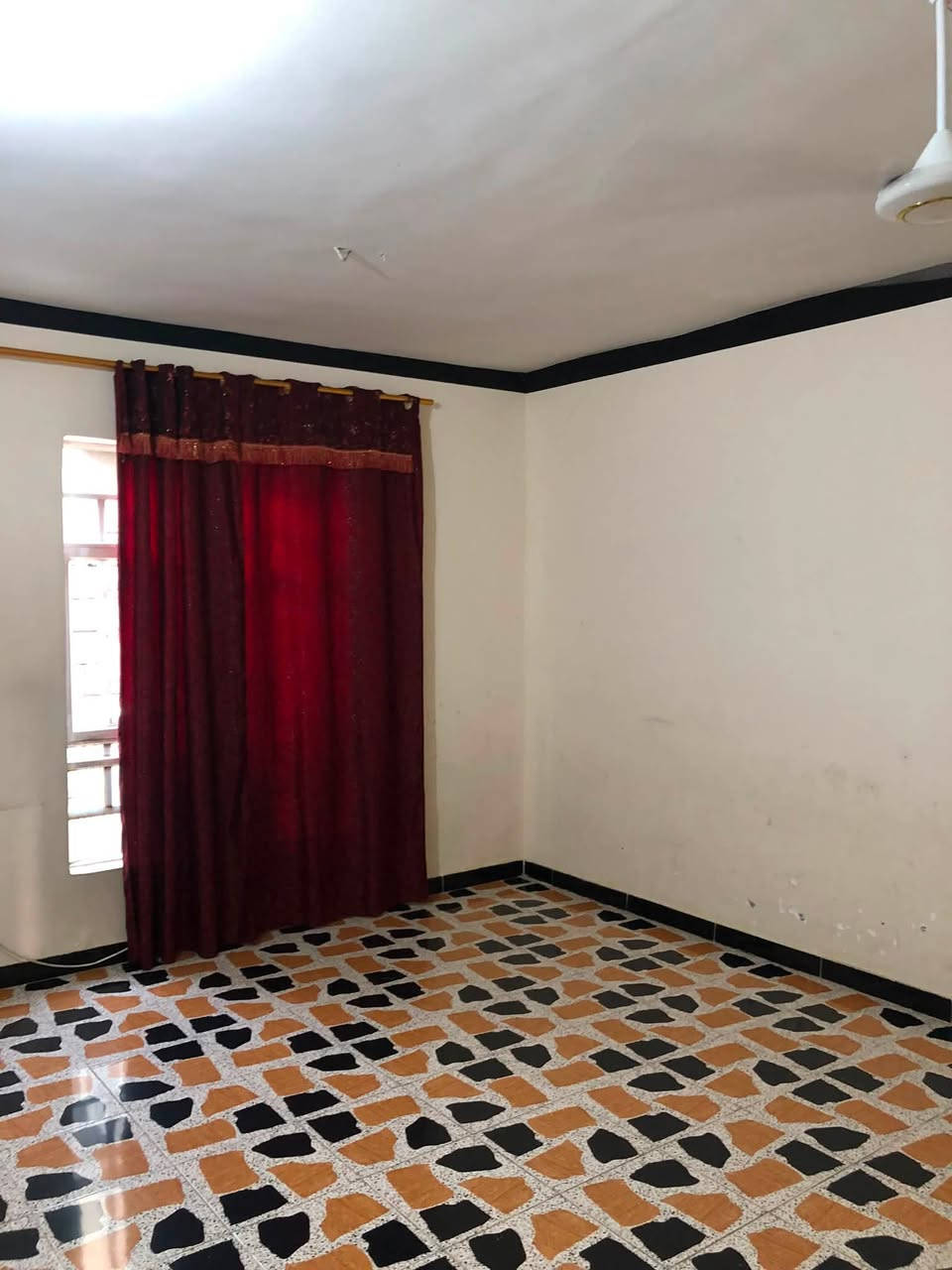 بيت للبيع  مساحه 300يحتوي عل غرفتين نوم صاله صغيره مطبخ أستقبال صحيات خارجيه داخليه جاهز سيرايمك رظيه جدران  العنوان سايد الواحد  تقاطع النهروان منطقه الخنساء 
غير متواجد عل فيس 

لاتصال***********
لاستفسار أ تصال 

#ملاحظة لبيع فارغ تاخذه منا تنزل بي 
الخدمات جاي تعيد مجاري تبليط جديد

