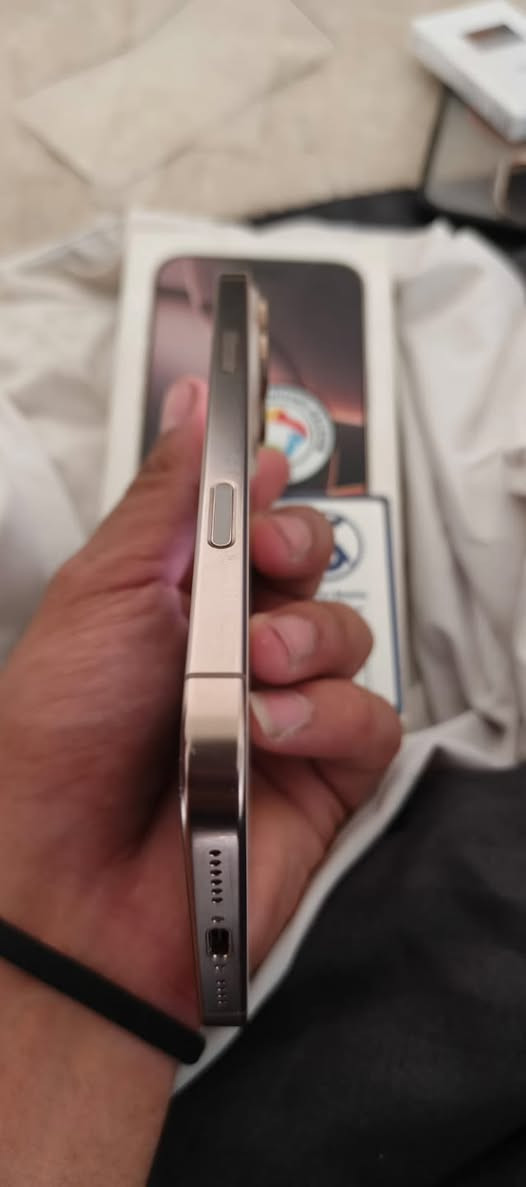 آيفون ١٦ برو ماكس • ٢٥٦ • بطارية ٨٨٪