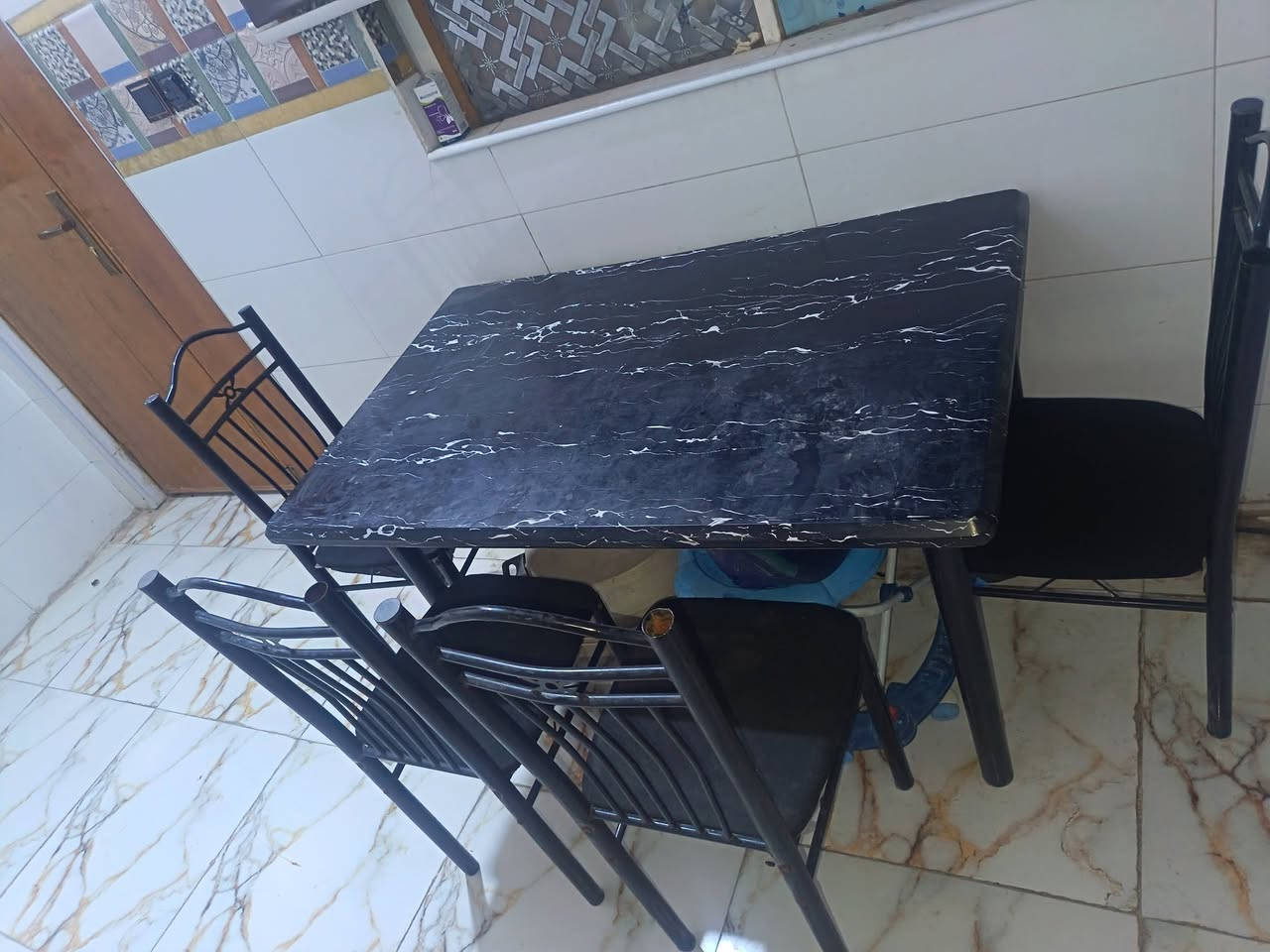 طبلات وكراسي كاملة جديدات مكاني ناصرية مرگززز السعر 50فقط للتواصل واتساب ***********
