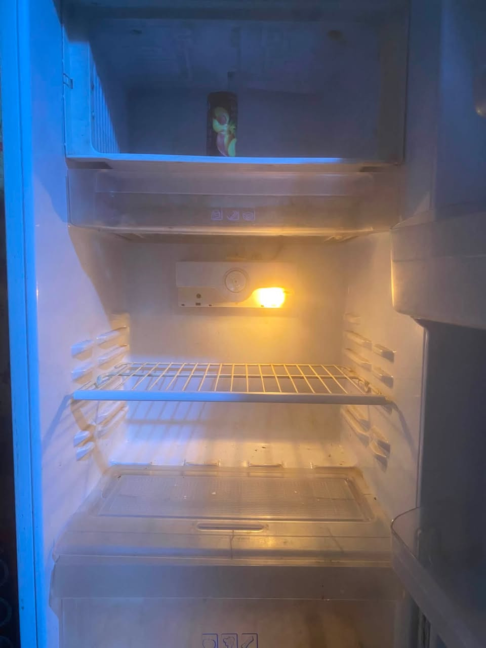 السلام عليكم ثلاجة LG حجم وسط  تبريد سريع ❄️❄️بـ75 + ثلاجه نيوال حجم صغير ضربة بالباب فقط بـ40 + مجمدة الحافظ حجم كبير ثلجج❄️ بـ125 / النجف / للتواصل واتس اب - ***********
