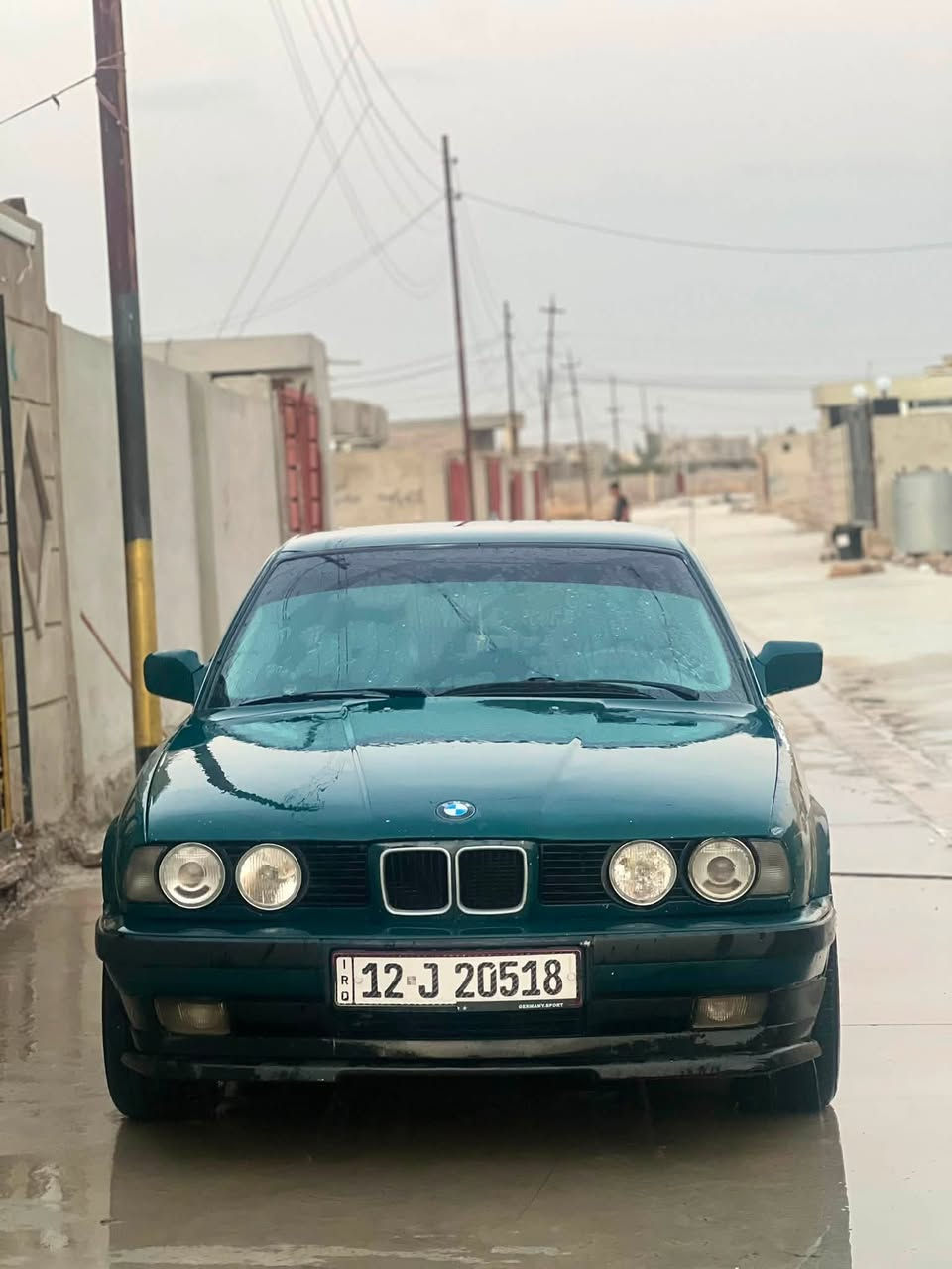 BMW 525i
موديل 1991 بدون صبغ 

كير مكينه بـشرط 

غررفت السياره جلد كهرب 

تبريد تـدفئه بـشرط 

طخم السياره 60‎%‎100 

ويل اصلي 17 تواير بجيس 

سياره بدون نواقص 

للبيع او مرواس مكان السياره زمار 

*********** بي وتساب
