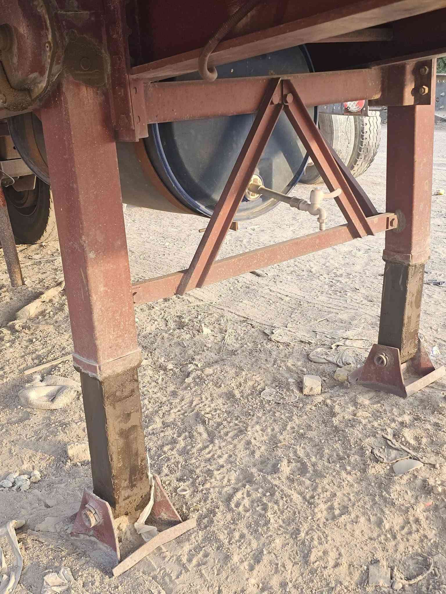عربان اوروبي • ٣ محاور • مطبخ وثلاجة