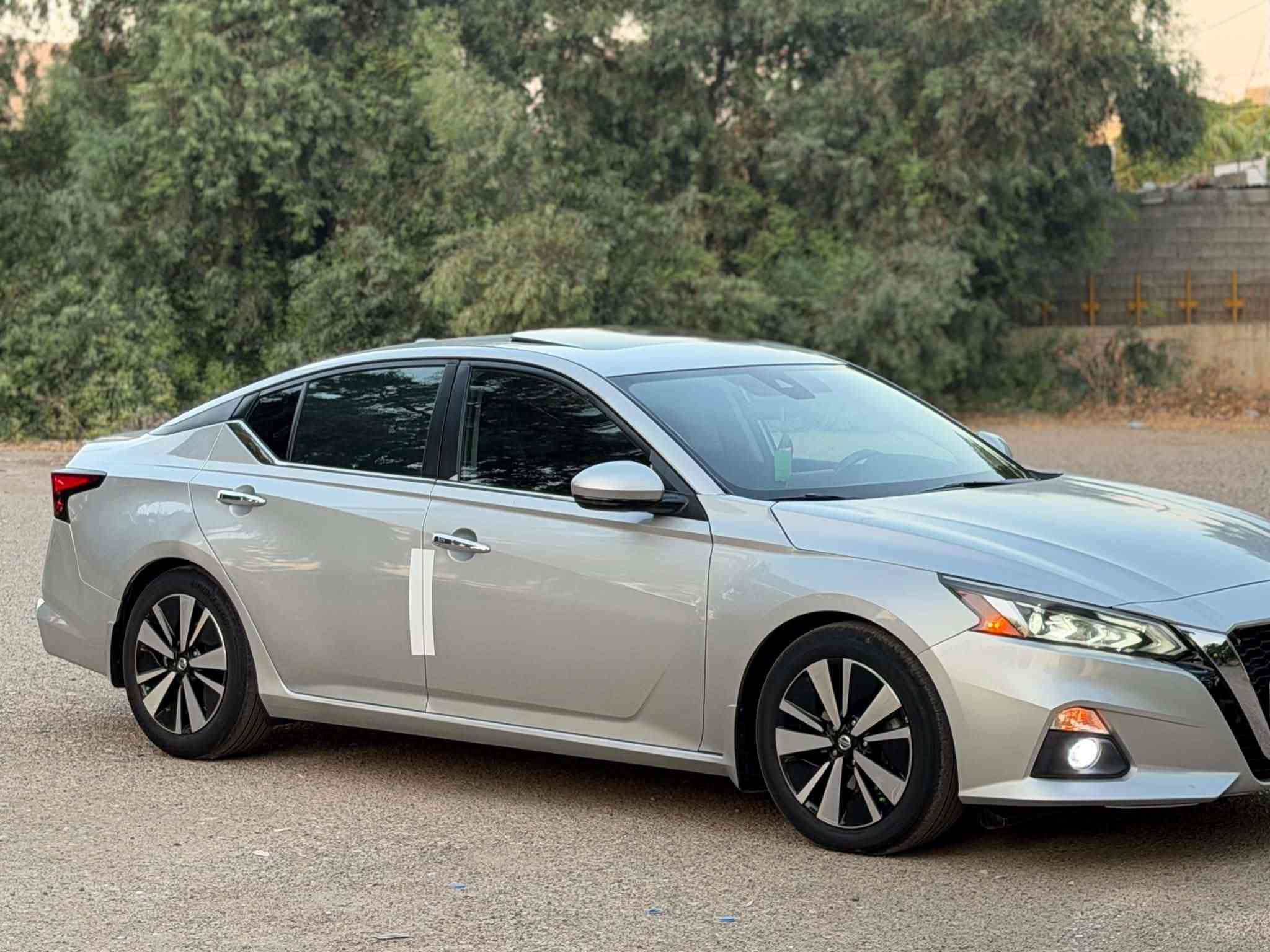 السلام عليكم تحياتي للجميع
⚡NISSAN ..Altima..2021.SV.Plus⚡
⚡نيسان...التيما..SV 2021پلاس فول الفول
......................................
الفئه  SV..Plus..
موديل 2021
لون سلفر
محرك 2500(تنفس طبيعي)
بصمة تشغيل
ابواب بصمة+ بصمة صندوك
تشغيل عن بعد
هاند بريك بصمة
أوتو هولد (auto hold)
فاتحة سقف (سلايت )
نظام قيادة أليه
رادارات 360° درجة
رادار امامي (توقف ذاتي)+تحديد مسار
رادار جانبي توقف ذاتي
رادار خلفي (توقف ذاتي)
كامره خلفيه
حساس خلفي
كشنات كهربائ
كشنات تدفئة
ستيرن تدفئة
شاشه كبيره (گار پلي)
فول تحكم ستيرن
كروس سرعة (مثبت سرعة)
أشاير مري جانبي
ويل كروم حجم 18
أكزوز رياضي (صالنصات رياضه)
لايتات فول زينون
................................................
سياره بيه فقط بونيد صبغ.. سونار مرفق داخل منشور 
كير محرك شرط الفحص
سيارة ماشية 65الف ميل
رقم سليمانية دولي سنويةرقم كل جديد لغايه2028 شرط تحويل
146ورقه بي مجال بسيط
مكان سياره ديالى.. خانقين .استفسار اتصال رقم الهاتف  
***********
