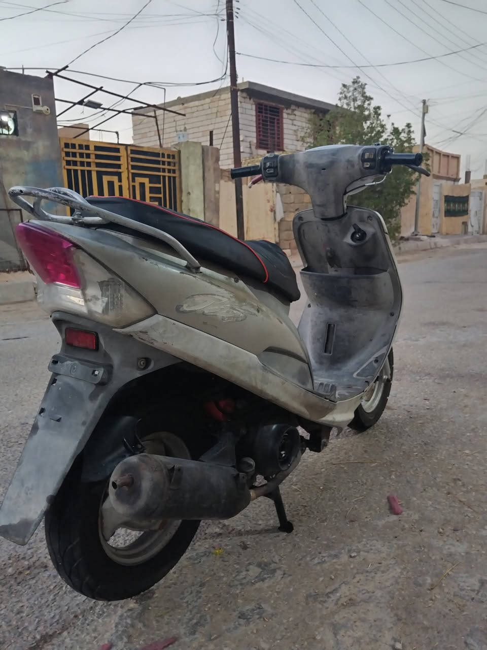 متاح دراجة ماكس منغولي كامله من كلشي مكينه ما مفتوحة كفرات اصليه امختمات ختم واحد ويه السواد ويه المكينه مال حاويه كله وضع شركه كهربائيات كله شغاله سلف هندر كله شغاله الدراجه مال جناي السعر 550 و بيه مجال للإستفسار او الاتصال على الرقم *********** مكاني كربلاء مكلف بل نشر
