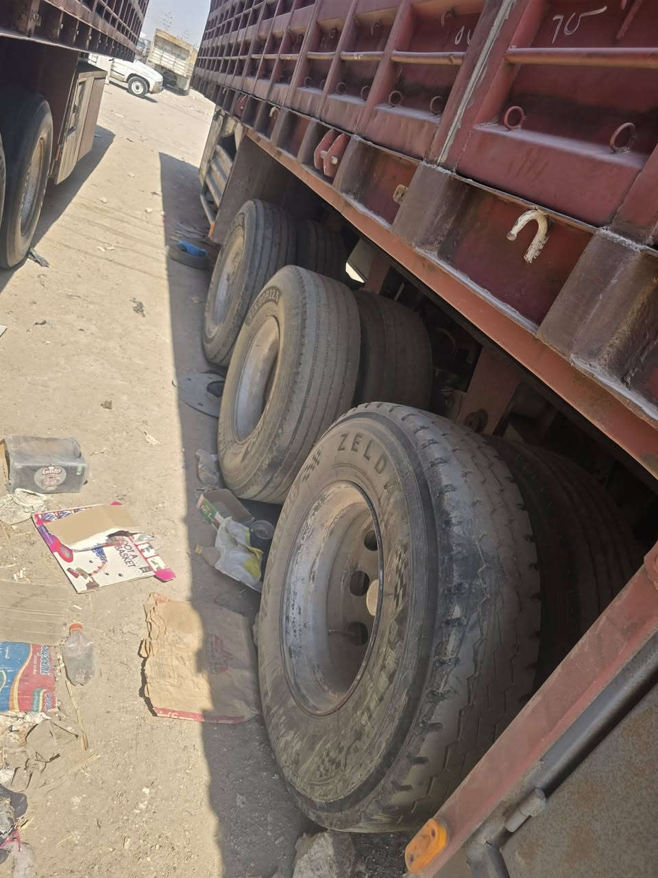 السلام عليكم عربانه للبيع شاصه 16 عمل دنجيرين 13 1 14 تخم تاير طول 12 و60 جاهزه للعمل اتصال***********
