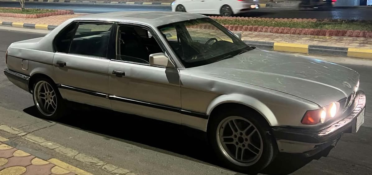 السلام عليكم  البيع نقد مستعجل ع بعته  ***********
بي ام  حجم 735  اقره تفاصيل كدامك وتصل

رقم واسط تحويل مباشر سنويه 28 تريد تحويل تريد وكاله 

موديل  90 اصل 

 مكبنه وكير مكفولات بلادي 

صدرهه أمامي وخلفي حلوو 

دوخل جلد بطين جدد 

سياره عوزه ترتيب اني  سياره شغال وخير من الله  تراي وي

 مايعجبك  تخم ويل شنيزر تاير نص عمر 

علمن سياره موجود بلكوت مركز مدينه الاستفسار اكثر اتصال 

***********
