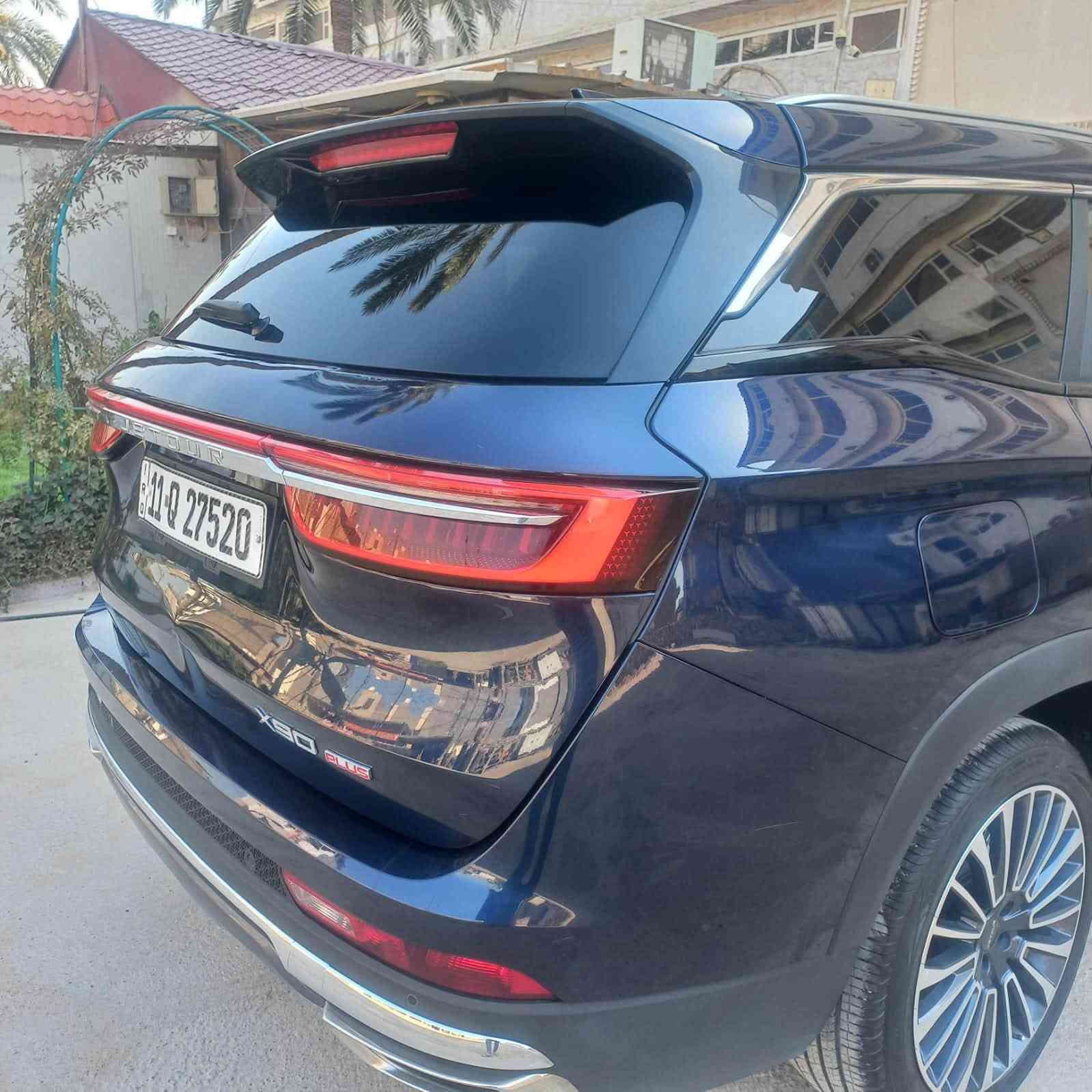 للبيع | جيتور X90 بلس كومفورت 2023 | وكالة هارلم | رقم بغداد 🔥 بعدها ضمن الوكالة
📍 الموقع: بغداد – الدورة
🛣️ الممشى: 45,000 كم
⚙️ المحرك: 1.6 TGDI تيربو (197 حصان – 290 نيوتن.متر)
🔄 ناقل الحركة: أوتوماتيك DCT بـ7 سرعات
🚘 نظام الدفع: أمامي (FWD)

المواصفات:
✅ فئة كومفورت وكالة هارلم.
✅ 5 مقاعد واسعة.
✅ شاشة عدادات رقمية.
✅ شاشة ترفيه.
✅ سقف بانوراما كهربائي.
✅ كاميرا محيطية مع حساسات.
✅ تشغيل بصمة ودخول ذكي.
✅ مقاعد جلد.
✅ تحكم كهربائي بالمقاعد الأمامية.
✅ تبريد للمقاعد الأمامية (قطعتين).
✅ مثبت سرعة.
✅ مقود متعدد الوظائف.
✅ مكيف أوتوماتيك مع فتحات تكييف خلفية.
✅ جنوط ألمنيوم.
✅ مصابيح LED أمامية وخلفية مع إضاءة نهارية.
✅ فرامل إلكترونية (EPB) مع Auto Hold.
✅ نظام مراقبة ضغط الإطارات (TPMS).
✅ أنظمة ABS / EBD / TCS / ESP.
✅ مساعد صعود المرتفعات (HAC).
✅ مساعد نزول المنحدرات (HDC).
✅ مراقبة النقطة العمياء (BSD).
✅ نظام ISOFIX لمقاعد الأطفال.
✅ نوافذ كهربائية مع مانع انحشار وطي مرايا كهربائي. 
للتواصل : ***********
