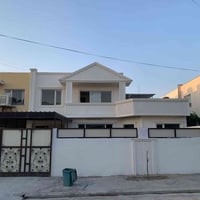 ٤ غرف • حديقة واسعة • جاهز للسكن