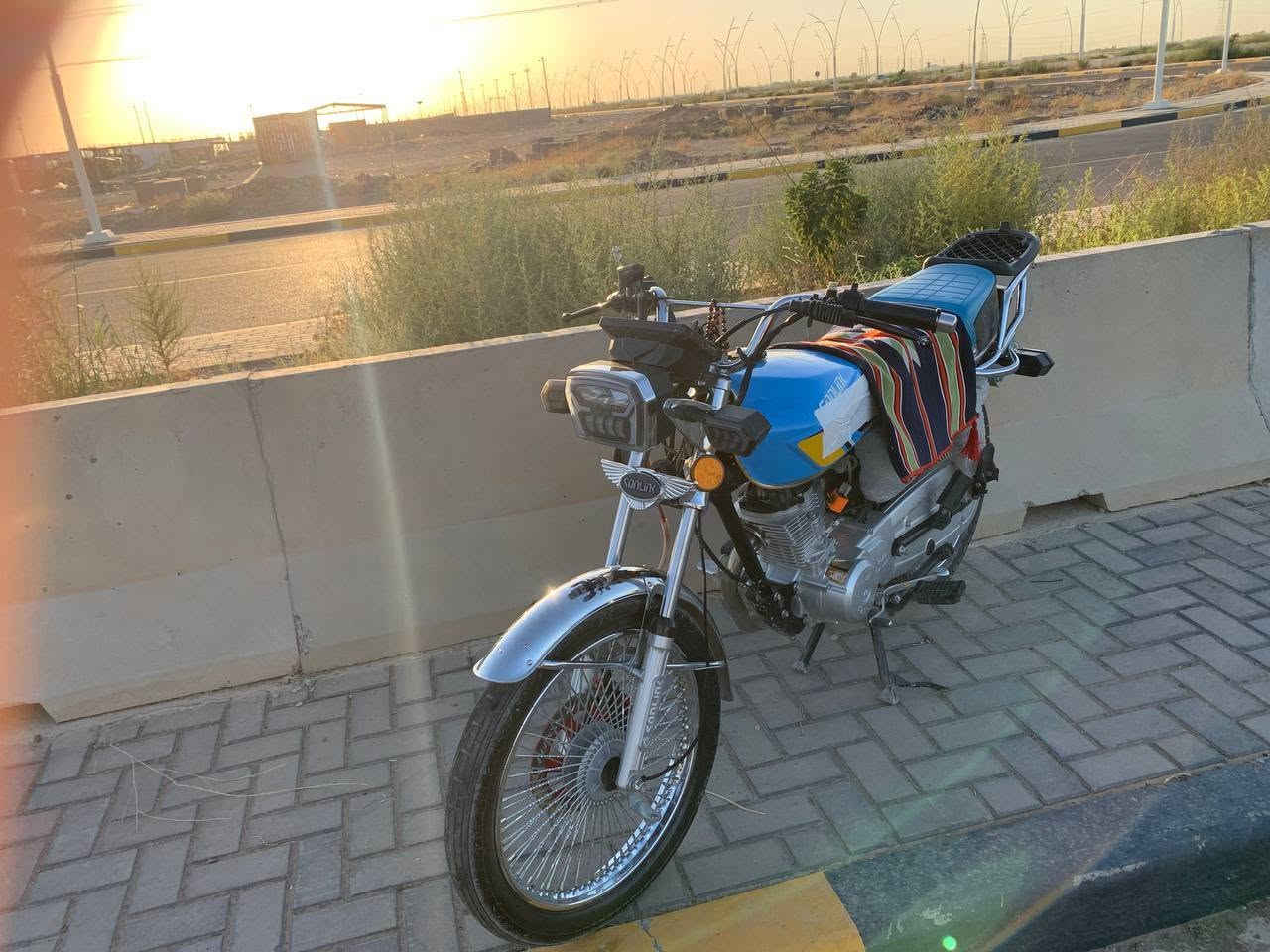 من رخصه الادمن
للبيع تايكر موديل 25 الشاشه مشتغله نص 
محرك مامفتوح نضيفه 
السعر ٧٥٠ وبي مجال 
رقم ***********
