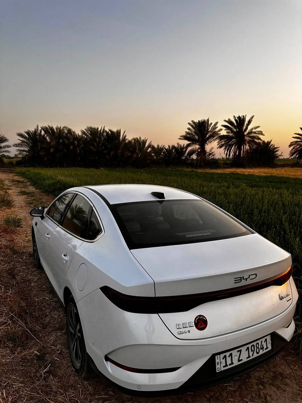 بي واي دي byd للبيع 

فول مواصفات فلاكشب 1/1

ماشيه 19 الف و 800 وقابل لزياده السياره ستخدام يومي

السعر 23 مليون و 600 وبي مجال بسيط 

***********
