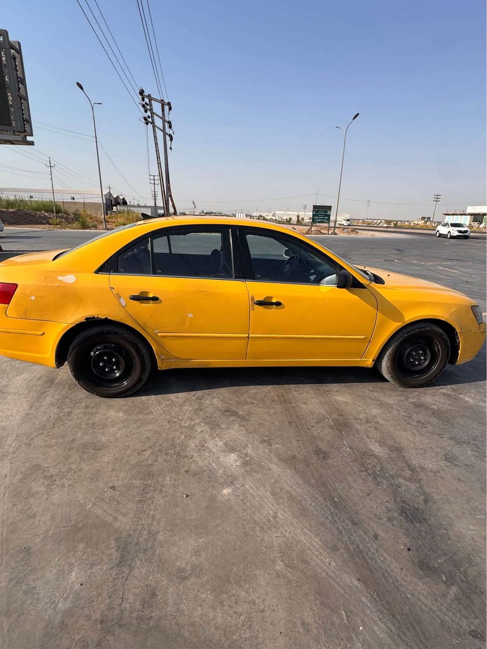 🚘 للبيع سوناتا صفرة موديل 2010 وارد أمريكي

🔸 محرك 2400 سي سي – 4 سلندر
🔸 الضرر: جامب أيمن، مصلّحة
🔸 السيارة حلوة ونصبتها حلوة
🔸 تحتاج فقط بعض الترتيبات بالبلكشر
🔸 الكير والمكينة مكفولين
🔸 التبريد شغال ❄️
🔸 صدر أمامي وخلفي جديد
🔸 دبلات جديدة
🔸 تخم تاير جديد
🔸 السيارة جاهزة للشارع
🔸 رقم واسط
🔸 الإنكليزي باسمي

💰 السعر: [85$]
📞 للتواصل: [***********]

السيارة للجادين، والفحص خير دليل. بغداد, العراق
