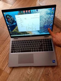 Dell Latitude 5530 • شاشة لمس 15.6 • i5 جيل 12