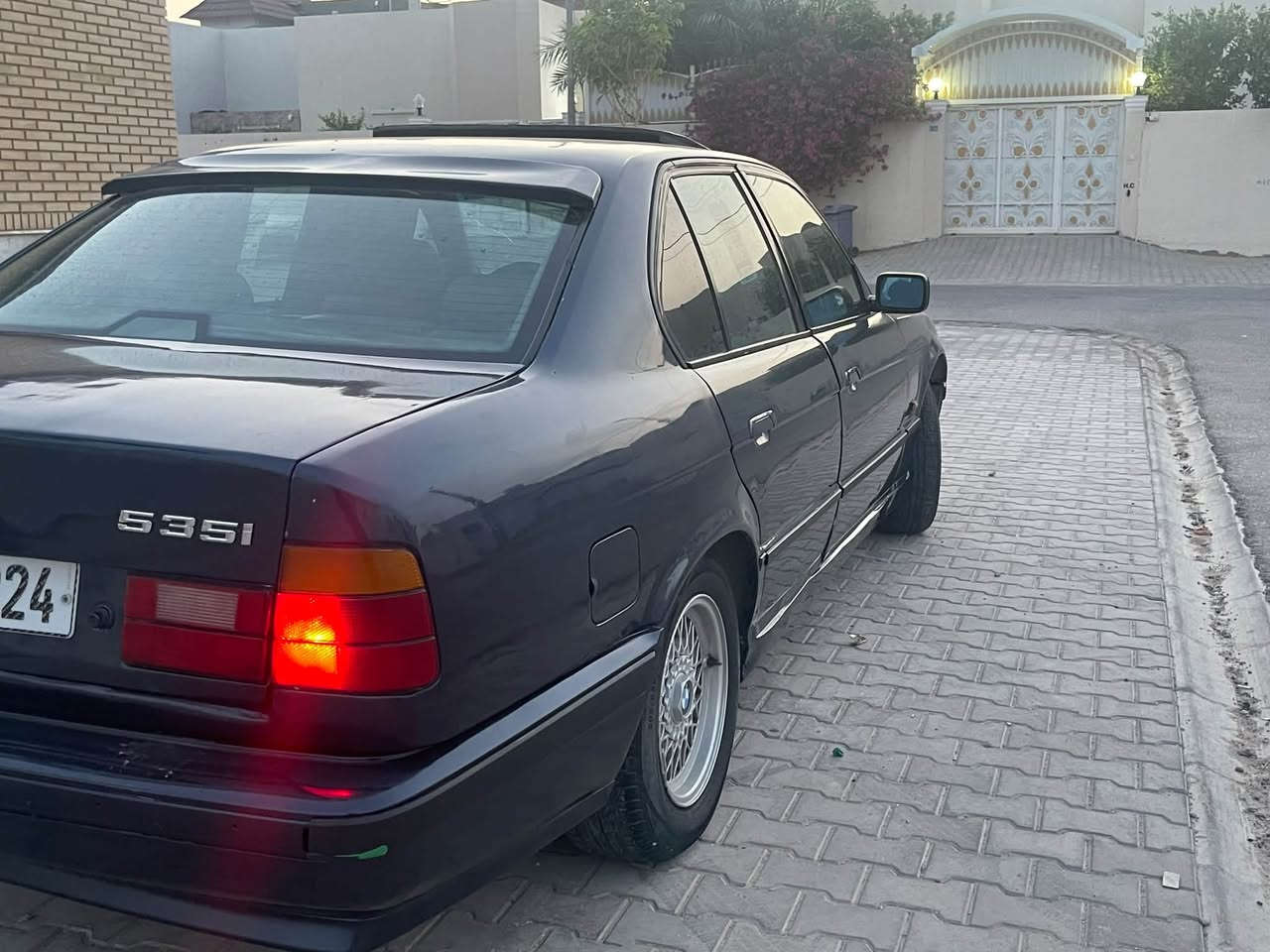 سلام عليكم ورحمه 
للبيع بي ام ٥٠٠
رقم بغداد نكليزي سنويه لل ٢٨
محرك مسكر 
مديل ٩٢
محرك كير كفاله 
فتحه طكتين
كير اوتو 
تخم تاير جديد
حداديه جديده
مكفوله من ظربه 
كهربائيات كلها شغاله
مابيها اي نقص 
مكاني نجف السعر (٥٢)***********
