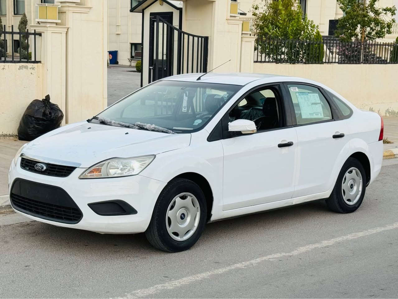 فۆرد فۆکس ٢٠١٠ شەریکە نیڤا دوو جام کارەبا گێر تۆماتیک و حادی بێ بۆیاخ بێ سارد یەک پەڵە کارتی بچوکی پێوەیە مەکینە ١٦ بێ تۆربۆی مەرغوب گێر و مەکینە و تەبرید و تەقە و رەقە بەشەرت سەنەوی تا ٢٠٢٨ نوێیە رەقەمی نوێیە هەزەی نوێیە شوێن رانیە ژ.م *********** نرخ ٧٢ محامەلەی کەم رانية, السليمانية
