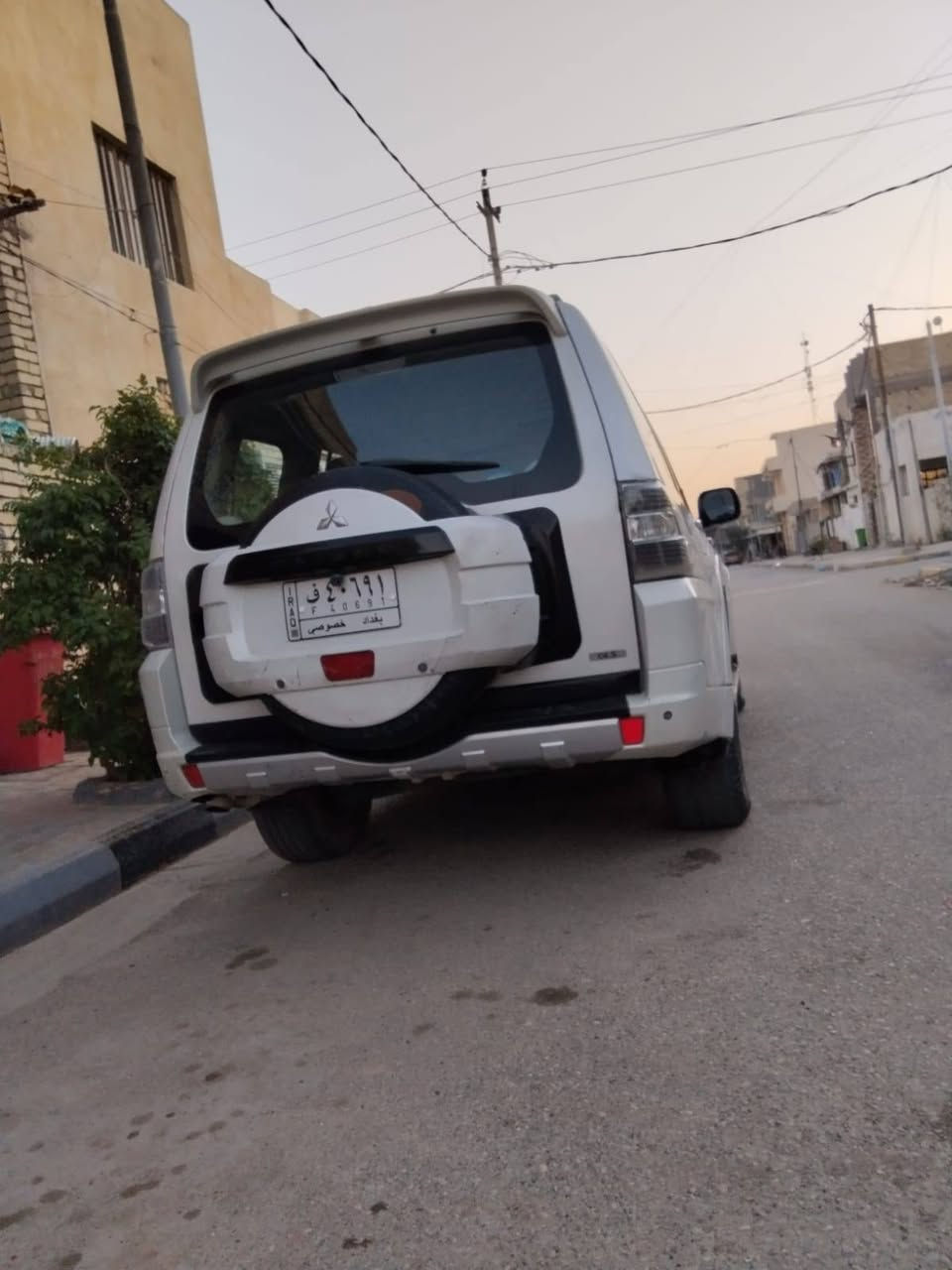 باجيرو 2010 حبتور فول مواصفات لون ابيض صدفي حجم المحرك 3500 رقم  بغداد  بدون حادث  سيارة  فقد صبخ رش للدعاميات فقط نص جاملغ خلفي صبغ بدون دواخل اثر اشخوط   مال جناي فورويل نضام دفلوك كشنات كهربائي اشارة بل مري شفط تحكم ستيرن مسجل بلادي اصليه فتحه تبريد ثلاث قطع حساسات خلفيه زاد ثلاجه تخم تاير كير مكينه حداديه خير من الله سياره جاهزه فقط غاز تبريد السعر  136 مبيهه مجال اتصل وبيك خير وتدلل***********/***********واتساب موجود مكان السياره واسط عزيزيه
