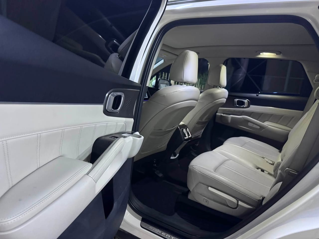 يالله 275قفل فقط شراي يتصل والمايعجبه سعر يعبرها بكلام طيب ❤️

🚘 للبيع | كيا سورينتو 2024 – 
فول مواصفات 🚘

🔥 وكالة خليجية

✅ ضمان أكدال

📅 موديل 2024

🛣️ الممشى: 45,000 كم

💰 السعر:بلاش 🔐 

✨ المواصفات:

• فتحة بانوراما

• رادار ومثبت سرعة ذكي

• شاشة كبيرة مع Apple CarPlay وAndroid Auto

• تشغيل بصمة ودخول ذكي

• مقاعد جلد كهربائية

• شاحن لاسلكي

• نظام صوتي فاخر

• تحذير النقطة العمياء

.سياره 6سلندر 

.باسمي شخصيا 

.مكفوله من جميع النواحي

• الحفاظ على المسار

• حساسات أمامية وخلفية

• باب خلفي كهربائي

• إضاءة LED كاملة

• 7 مقاعد

• مكيف أوتوماتيك ثلاثي المناطق

• السيارة فول مواصفات

🚗 السيارة بحالة ممتازة، جاهزة للفحص كفاله بسمي تصال***********
