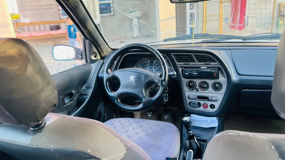 السلام عليكم
بيجو للبيع موديل 2002 تدفئة و تبريد 
وهزة جديدة  تريد وكالة تريد تحويل  
رقم بغداد ***********
