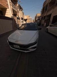 النترا.2024    رقم أربيل ماشيه 55 الف km   بيهه طخه بالجاملغ الايمين ع...