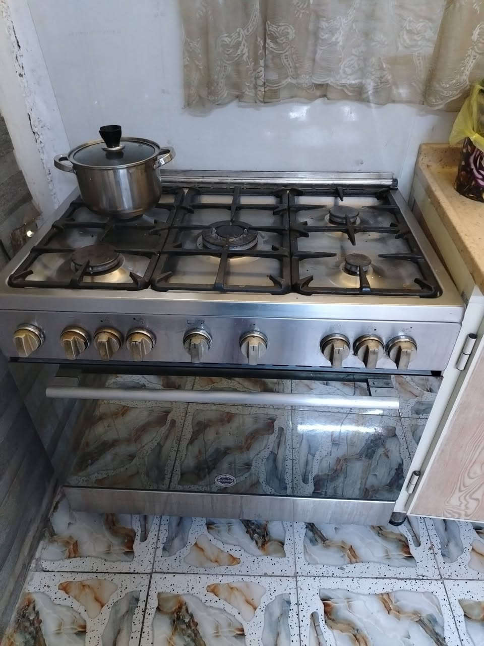 ثلاجة مجمدة • مكينة خياطة • الزعفرانية