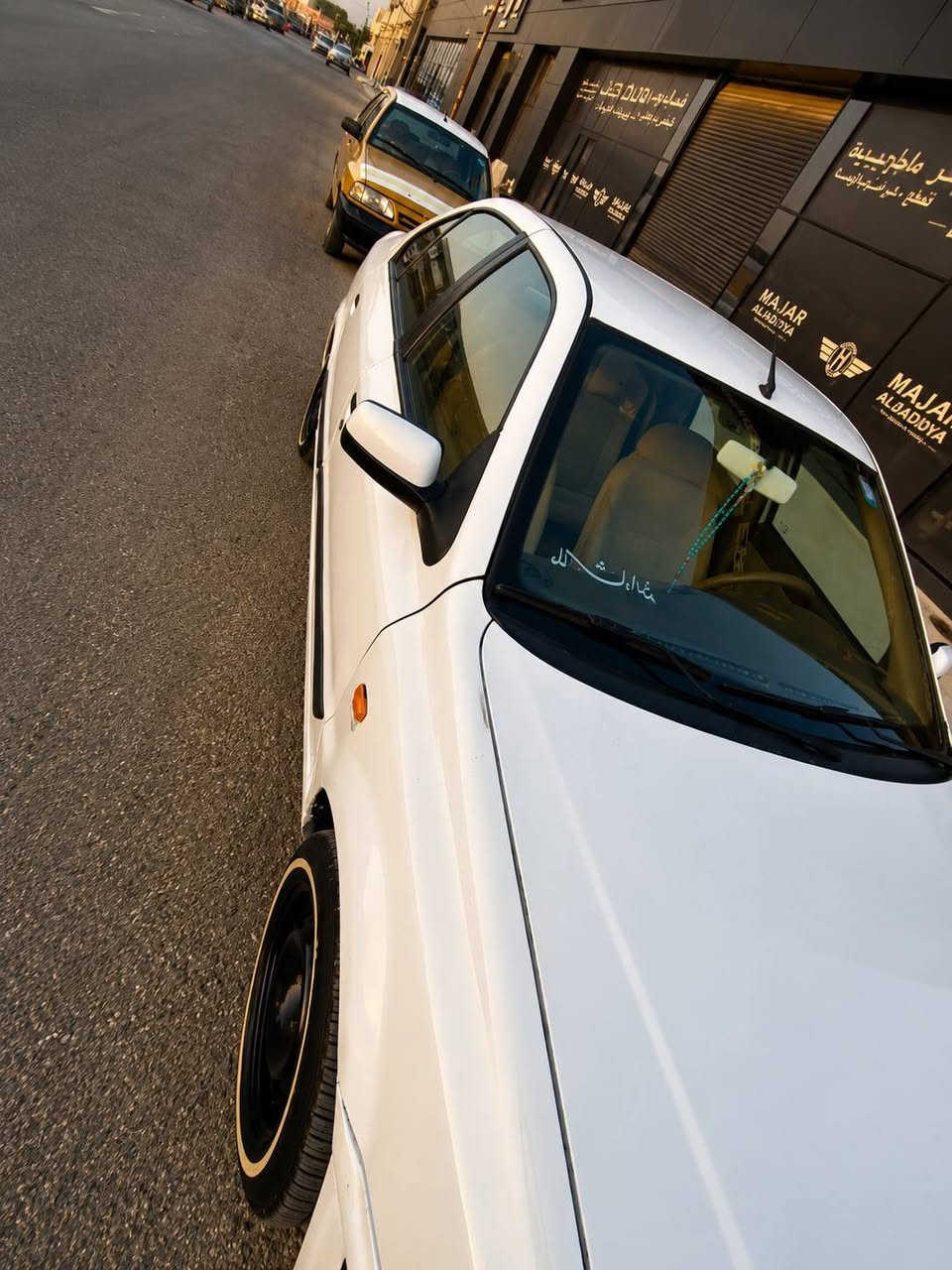 السلام عليكم
سيارة سمند للبيع 🚗

الموديل: 2011

المحرك: 100% ⚙️

القير: 100% 👍

الحدادية: 100% 🛠️

التبريد: ممتاز وشغال ❄️

الإطارات: تخم تاير جديد 🛞

 السيارة كفالة عامة، بها فقط جاملغ أمامي مرشوش ✨

النظافة: شوفت عينكم، السيارة 

مداورة مباشرة 📝

السعر: 40 ورقة وقابل للمجال البسيط 💵

العنوان: النجف الأشرف - حي الرحمة 📍

للتواصل والاتصال: [***********] 📞
