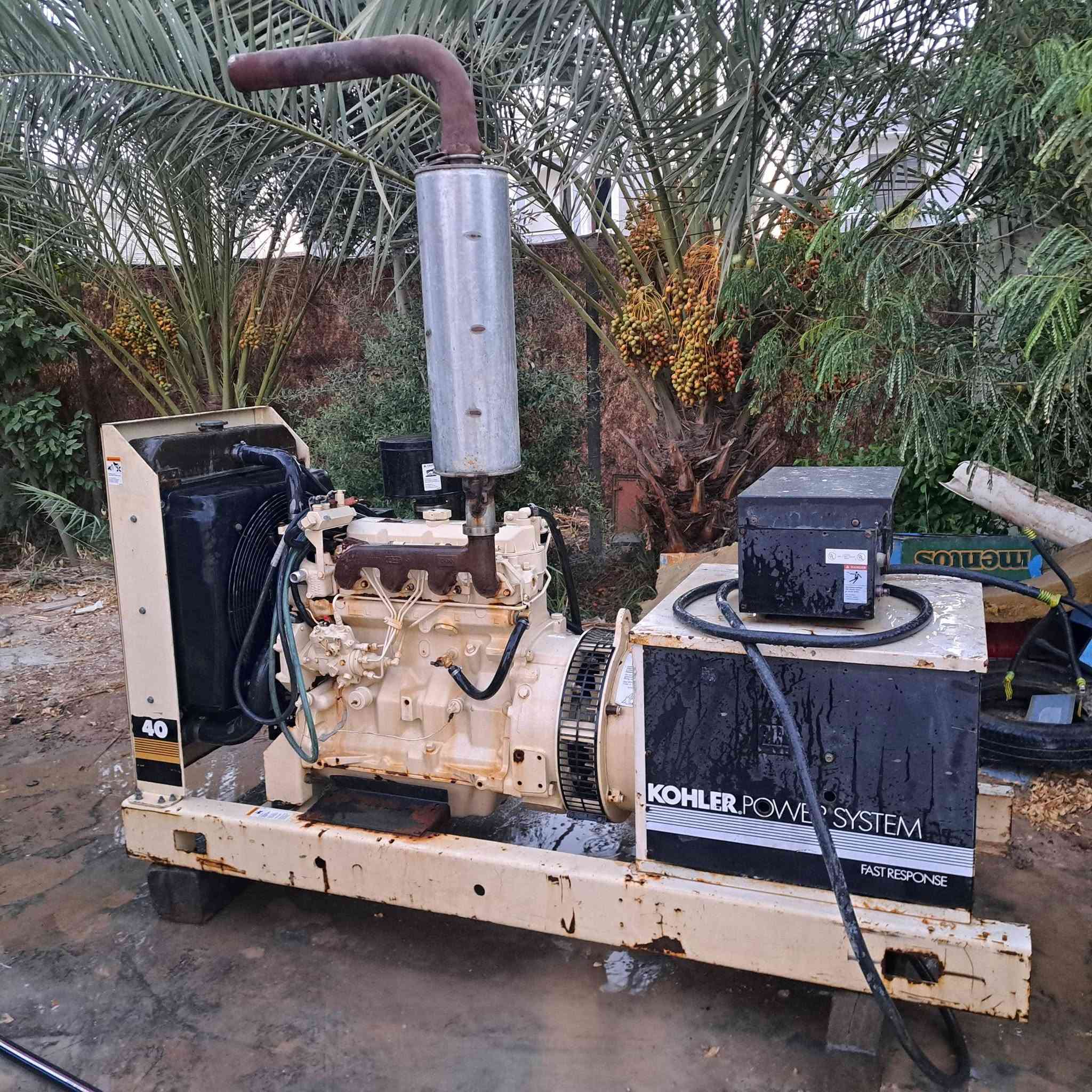 مولد كولر (Kohler Power System) - 40 KVA للبيع
المحرك جوندير امريكي الأصل USA
​القدرة 40 KVA.
​المحرك ديزل 4 سلندر بحالة جيدة جداً وجاهز للعمل.
​لوحة التحكم مزود بلوحة تحكم أوتوماتيكية (Auto Start Controller) موديل 5110.
​ شغال ونظيف
​📌 الموقع: [ محافظة ديالى ]
💰 السعر: 45 ورقة و بي مجال زين 
📞 للتواصل والاستفسار: ***********
#مولدات_كهرباء #مولد_للبيع #Kohler #مولدات_ديزل #معدات_ثقيلة #مولد_40_KVA
