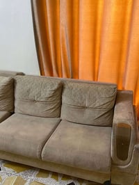 ديوان • قابل للتفاوض