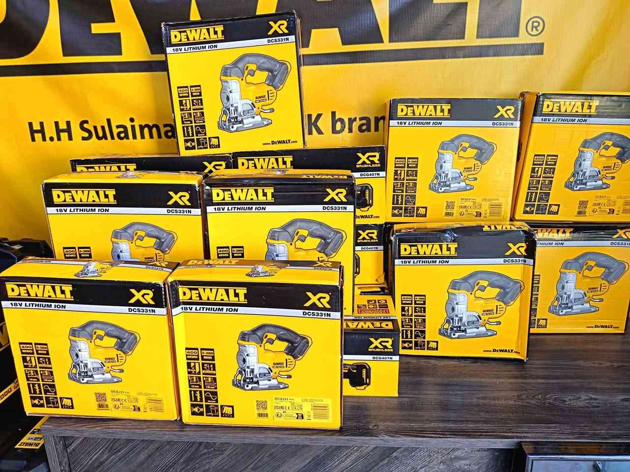 إبداعات ديولت DEWALT الآن متوفرة 

منشار تخريم شحن فارغ ( فحمات) من ديولت. اطلبه الآن 

متوفر لدى سمير للعدد الأصلية 
السليمانية شارع كولي شار - خلف فاملي مول 
***********
