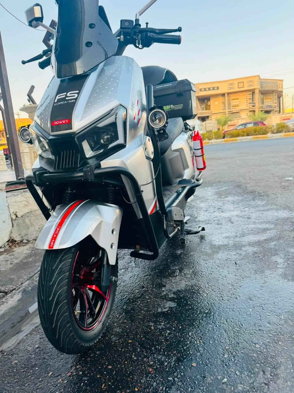 دراجه للبيع صاعقه كوريا MR بطاريات جدد على فحص نظيفه كلش مستخدمه 4اشهر السعر 900وبيه مجال 
***********

