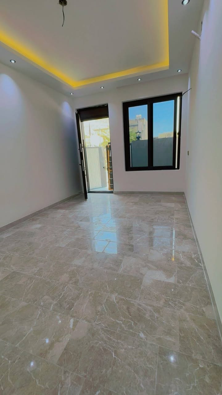 دار 100م2 للبيع
السلام عليكم 
دار 🏠 للبيع 
المساحة 💯 م²
واجهه 5 متر 
العنوان حي الجهاد ديوان المخابرات 
يحتوي الدار 
5غرف نوم 
صحيات 3
للأستفسار 
***********  ☎️ ☎️ 
ابو جبل  للعقار 
@عقارات_بغداد ترويج_تمويل_العقار @عقارات_للبيع
