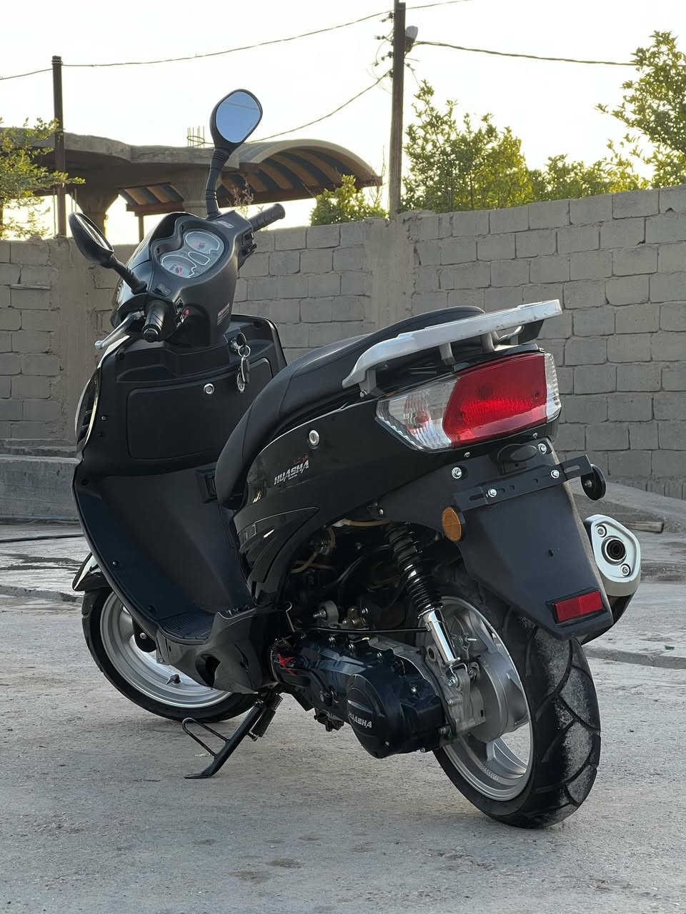 دراجه صيني للبيع الدراجه رزنه وعاليه وقويه نقصها بس تاير خلفي بنجر وتركتها رايدها ب 580 وبيها مجال بسيط للشراي مكاني طويريج للاستفسار الاتصال على الرقم ‪ 
***********
