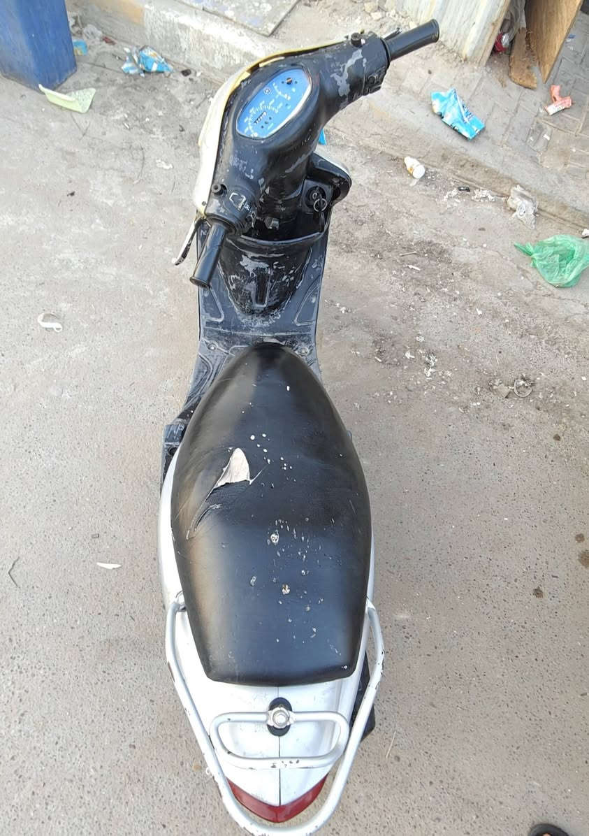 السلام عليكم..ماكس منغولي دراجة بلادية سلف بلادي شغالة هندر سلف كهربائياتها شغاله لايت هورن اشاير قفل جنطة ستيرن محرك مكفول بس الصالنصة مزروفه.. المكان بغداد العبيدي السعر ..350 ..رقمي *********** اتصال فقط

