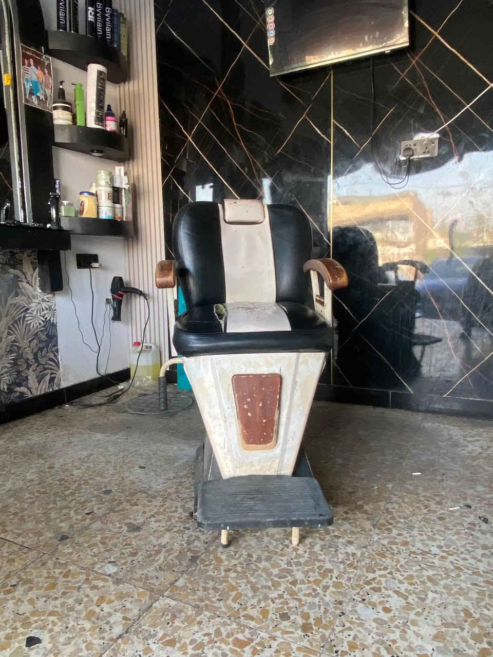 السعر صدمه ابيع كلهن سويه ***********
