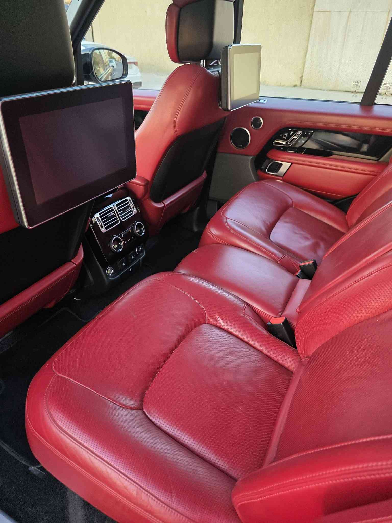 Range Rover 
Autobiography VIP
2020
 
V8 Supercharged
 🇬🇧🇬🇧🇬🇧
رانج روفر 
فوك اوتوبايغرافي Vip

الموديل ـ 2020
❤️❤️ رقم بغداد مميز ❤️ ❤️
عداد المسافة ((  80  )) الف كيلو 😍 فقط

لون كرزي مميز 😍
بلاك ادشن اصل 😍 
داخل احمر مميز ايضا 😍

مغلفة طبقة حماية PPF 💝

وكالة المانيا ضمان دولي 💖  
بصمة عدد ٢
السيارة كفالة عامة شرط كفاله من
البارد و تكحيل و شرط الدعاميات بدون صبغ 
كير مكينه ميكانيك كفالة ..❤️
 
المواصفات 🇬🇧🇬🇧
♦️ المحرك ـ 8  سلندر سوبر جارج
♦️ قمارة شامواه 
♦️ دوسات كهرباء
♦️ ابواب شفط 
♦️ كامرات ٣٦٠ درجة 
♦️ رادار 
♦️ مساج 
♦️ فول مواصفات 
ميحتاج اكتب اكثر 

تسأل على السعر 

اتصل او راسلنا واتس اب 

مكان السيارة بغداد الكرادة ❤️❤️
وبأسمي تحويل ثاني يوم 
 
 
*********** 
سلام رانج روفر

@الجميع
