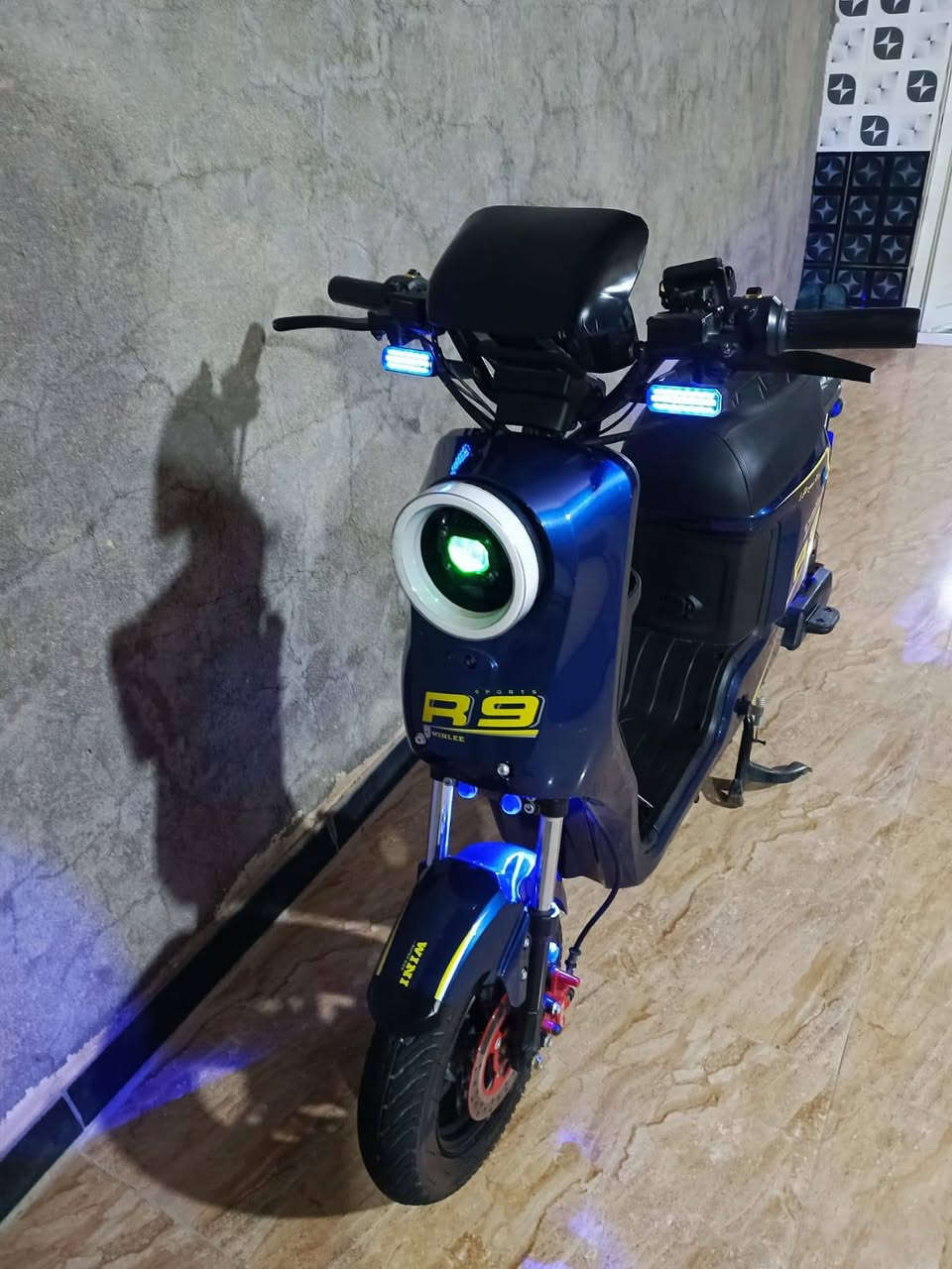 السلام عليكم  دراجه R9
دراجه R9 للبيع السعر؟ 550الف وبيه مجال وللطيبن بلاش 
دراجه نضيفه وكامله وحلوه صاحبه معتني بيه الشراي يتفضل خاص على هاذا الرقم  ***********
