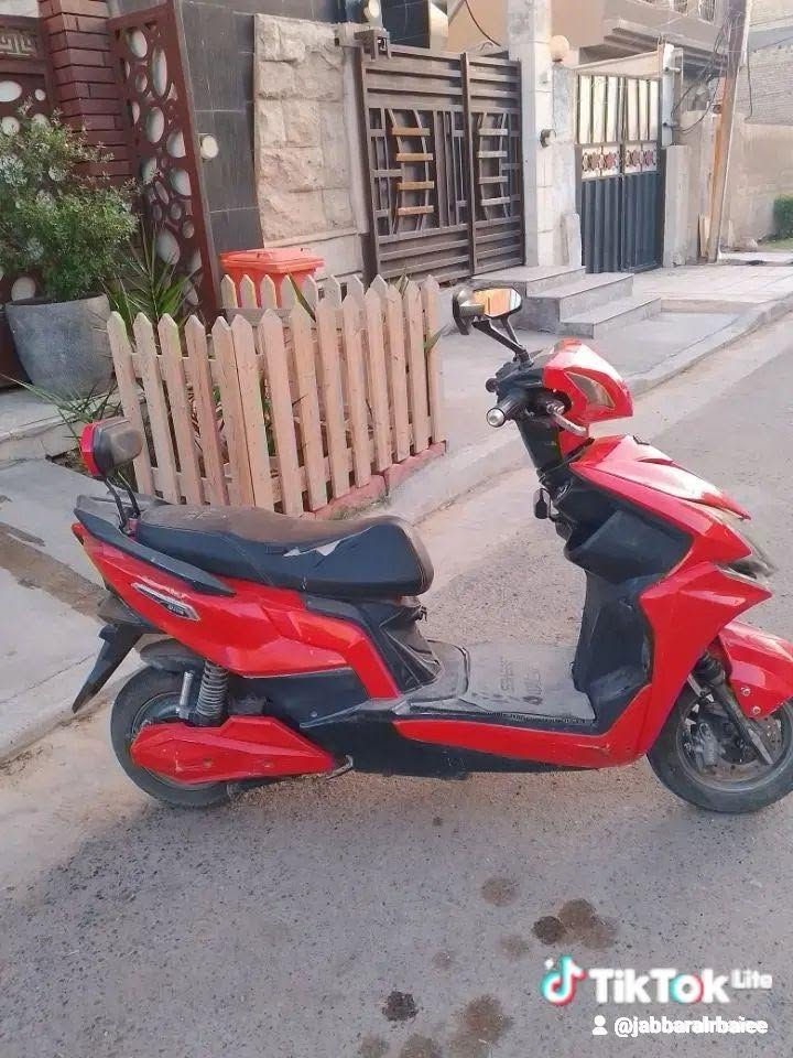 دراجة شحن 6 بطاريات 72 فولت دراجة جاهزة وبطارياتها جديدة
بغداد المنصور 
*********** بغداد, العراق
