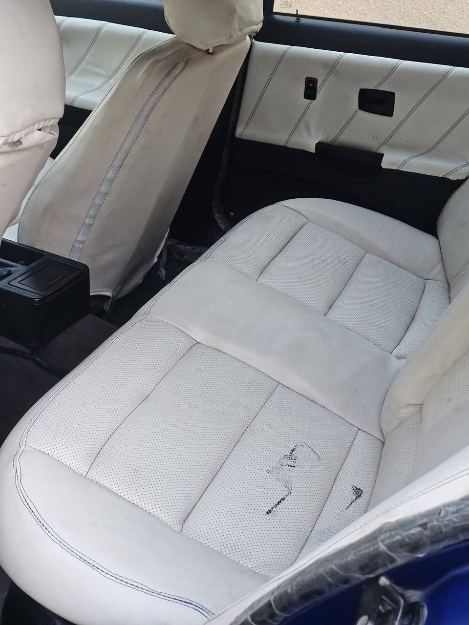 يالله السلام عليكم
Bmw e36 
للبيع فقط بيع مستعجل السعر 34 ورقه وبيه مجال يشهد الله سياره مكلفه علي كلش هواي 
رقم بصره راعيه يريد تحويل والوحه الخلفيه ضايعه سنويته انتهت قبل 4 اشهر 
مكان السياره البصره ورقمي *********** 
مكينه V8 كير عادي 
تبريد شغال ثلج
مكينه كير كارتون حداديه اماميه كامله من الطول للطول حته المشط جديد ماصارلهن شهر من سويتهن 
حداديه خلفيه تعبانه 
سياره فتحه شغاله طكتين 
دوشمه جديده كشنات وبطاين لون كلش حلو وشغل مرتب 
سياره جاهزه عليه كت M
لايتات M 
دوس M 
دعاميات M 
ويلات M
سياره بيه نفخات بل جاملغات مشتغليهن شغل حلو
كزوز بوابه دكمه يمك يفتح ويسد وانته تتحكم بمستوى 
سياره بيه برمجه بك فاير وكت اوف سريع
كهربائيات كامله كله شغاله 
سستم صوت دمام صوت يخبل 
نقوصات سياره حداديه خلفيه يرادله 
والبنيد موجود مشتري ومفصله كامل عوزه بس صبغ وقفلات
