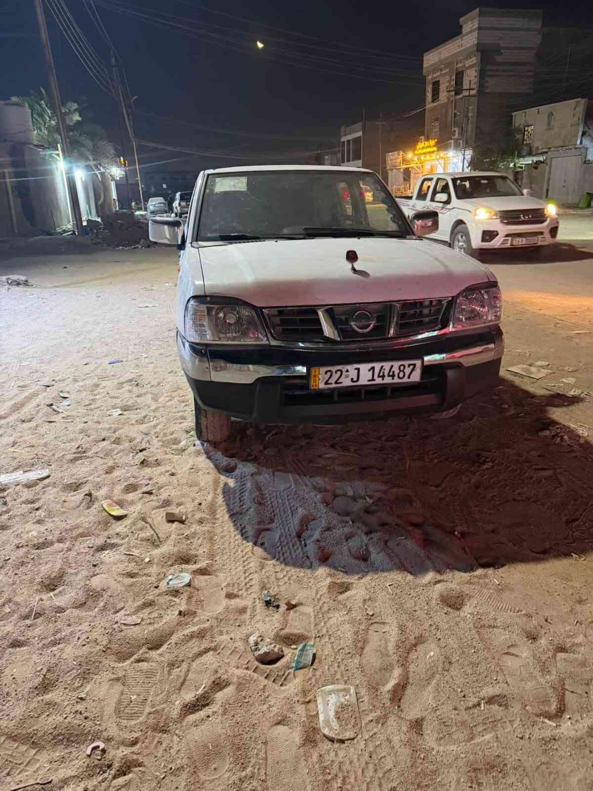 نيسان ٢٠١٥ رقم أربيل الجديد سنويه جديده تحويل او وكاله  مكينه كير حداديه جديده بيه مدكر مبدل صفحت السكن وبارد خفيف  والباقي مكفول  سياره جاهزه  السعر ١١٥  وبيه مجال للستفسار *********** العنوان البصره الزبير
