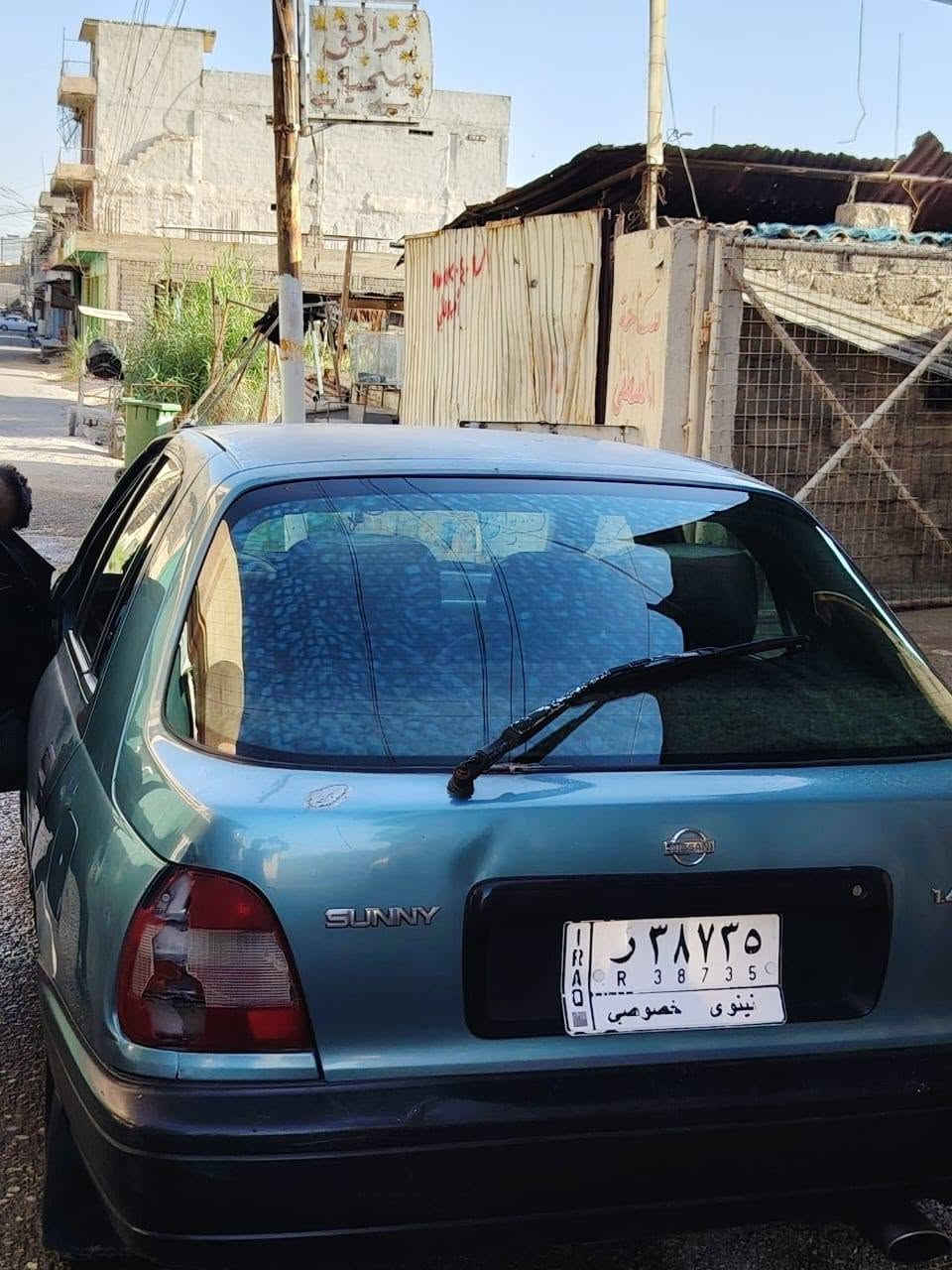 سياره نيسان صني موديل 92 كاربون بانزين سنويه لغايه 2028 رقم الماني والسعر 35 وللتواصل اتصل على الرقم ***********
