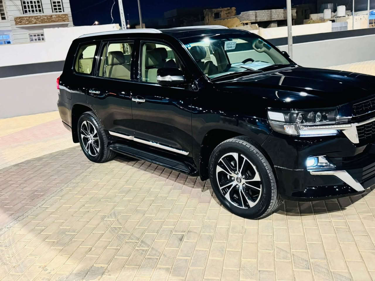 الاند كروز 2021 خليجي فطيم اصل

كفاله عامه مغلفه PPF امريكي ابو ضمان 

كير ومكينه كفاله       4.600.   V8 

بيها رصعه صغيره بل باب مسحوبه مقدار اصبع اباهام فقط 

ماشيه 98 km حقيقي 

سياره ع وضع شركه كلش جديده 

تجي تفحص وتتاكد من صحه الكلام 

سعر 520. بيها مجال 
مكانها الرمادي 
***********
