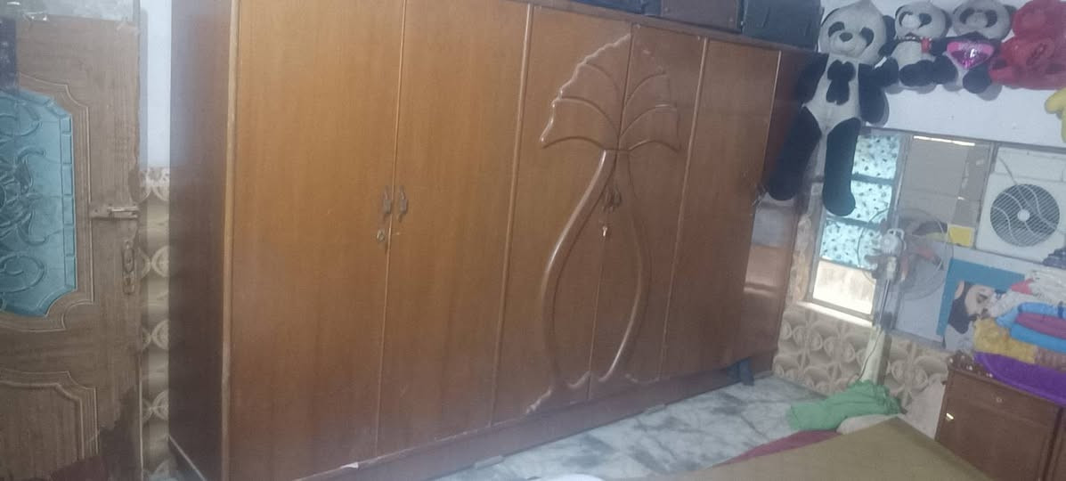 السلام عليكم
للبيع غرفة نوم عراقية تزكام صاج داخل وخارج 

وعندي مجمدة
***********

