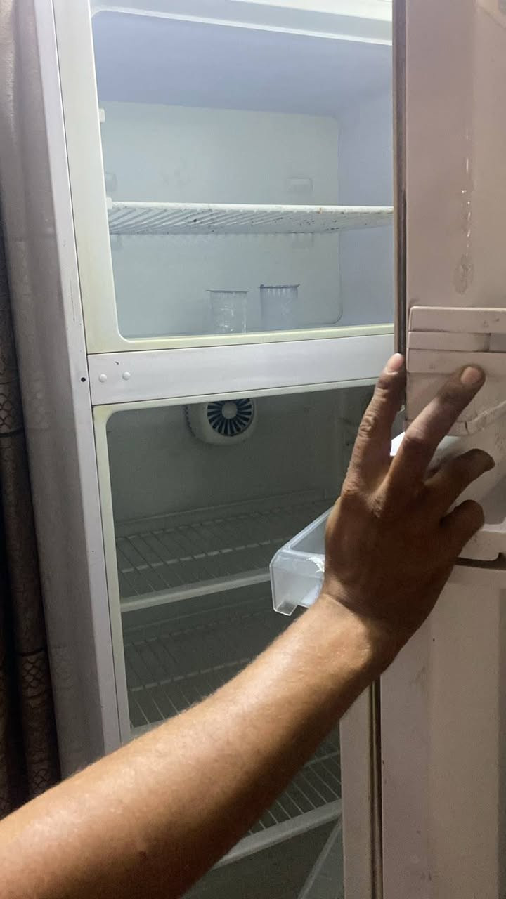 ثلاجات • للبيع • شرط الشغل