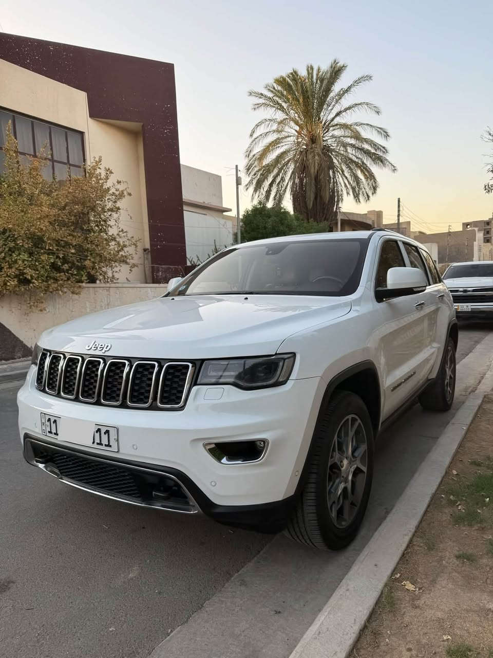 السلام عليكم جيب كراند شيروكي خليجي لمتدد 2019 فول مواصفات
فور ويل 4*4 بونراما كشن كهرباء و خزن ميموري وجلد كريمي تدفئه وتبريد حساسات امامي خلفي شاشة جبيرة درايف مود مري كهرباء اوتو ستوب تشغيل عن بعد تبريد قطعتين دبل اكزوز تدفئه استيرن بيها هواي مواصفات بعد ماشية 86 الف ميل 
السعر : 248 $ 
بغداد المنصور
***********
