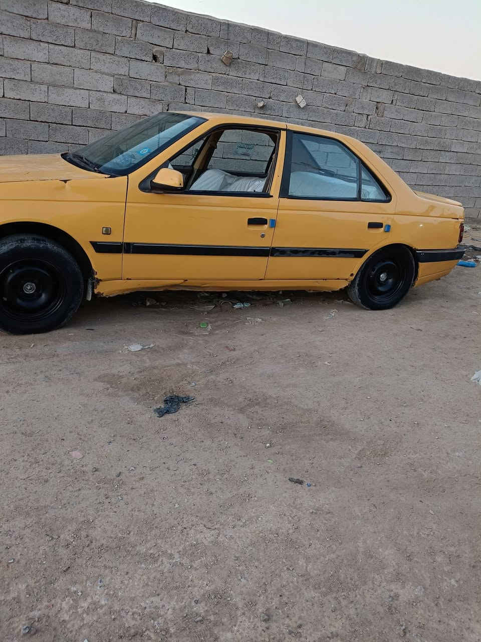 بيجو موديل 16/405
للبيع كفاله بس جاملغ امامي فقط مبدل بسمي كير مكينه كهربايات كله جاهز باتري السياره مكان نجف السعر 30وبيه مجال قليل متوازي عليه والله مكان نجف ***********
