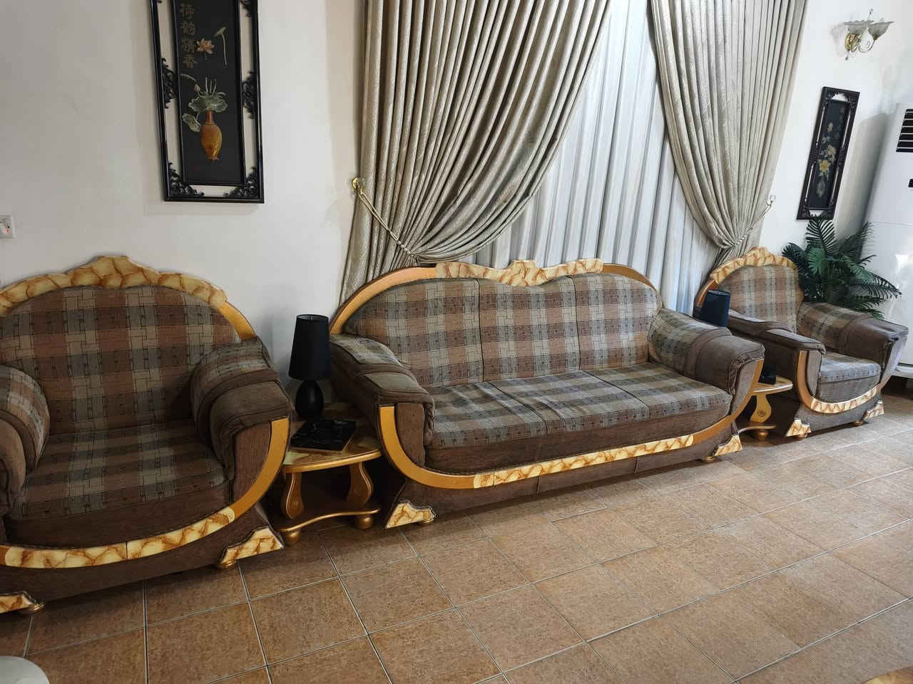 السلام عليكم 
متوفر تخم كامل للبيع مع الطبلات 
سفنج ضغط عالي خشب قوي وثقيل درجة اولى 
للاستفسار ***********
