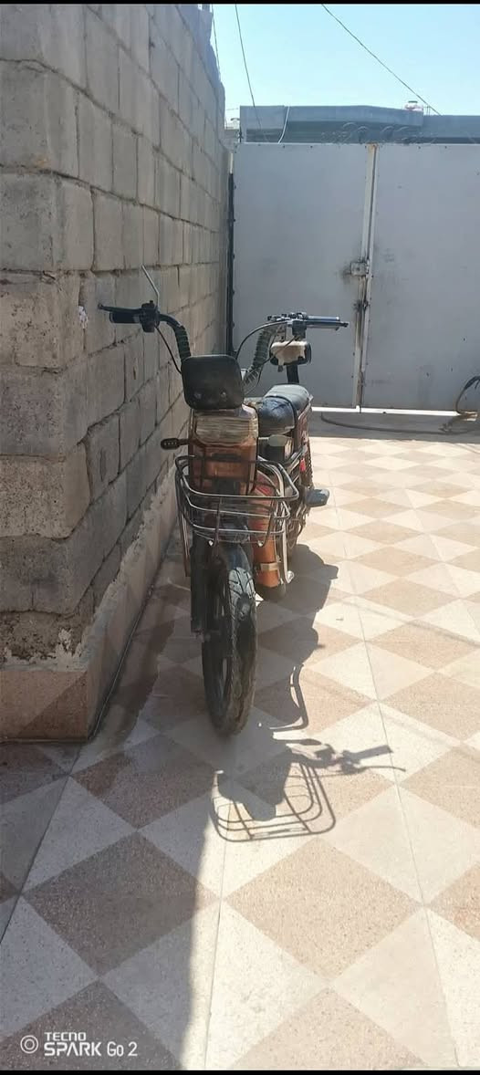 ابايسكل شحن للبيع بطاريات اربعة جدد وحدة تعبانة عالفحص البايسكل مو كلش نظيف السعر ١٢٥ اتصال ***********
